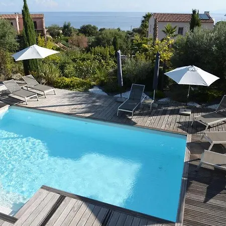 Sleeps 10 Pool Air Con Wifi Holiday home *