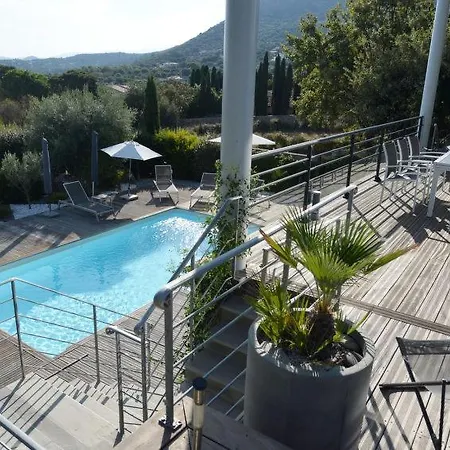 Sleeps 10 Pool Air Con Wifi