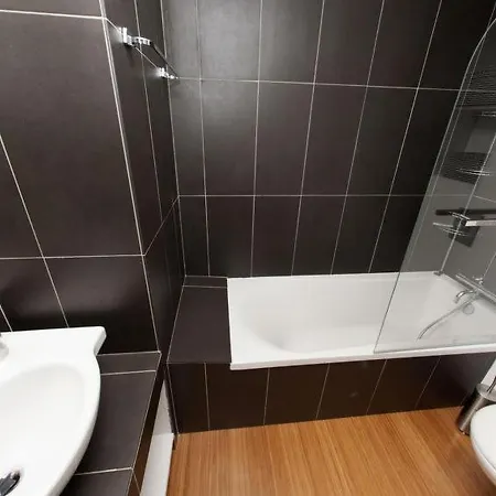 Sleeps 10 Pool Air Con Wifi *